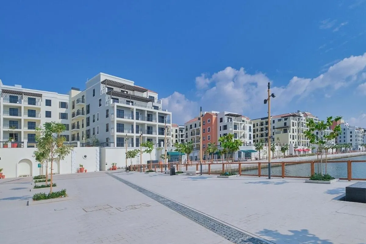 Gorgeous 1-Bedroom Apartment With Beach Access In Port De La Mer Dubái