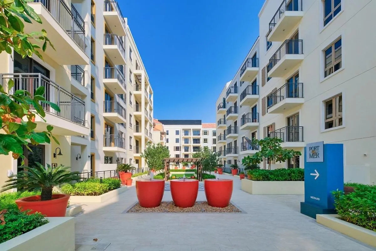 Gorgeous 1-Bedroom Apartment With Beach Access In Port De La Mer Dubái