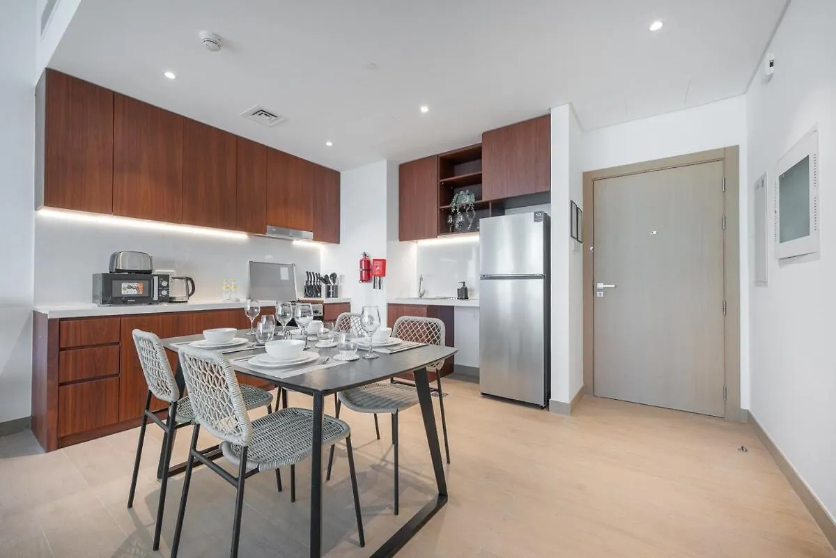 Gorgeous 1-Bedroom Apartment With Beach Access In Port De La Mer Dubái