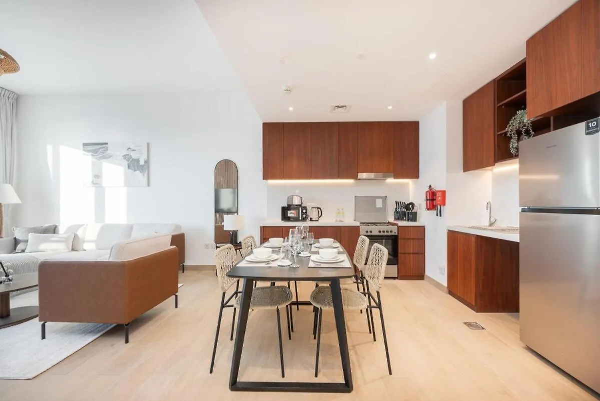 Gorgeous 1-Bedroom Apartment With Beach Access In Port De La Mer Dubái