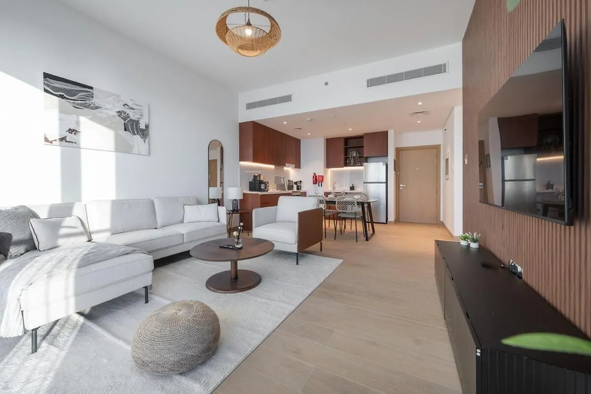 Gorgeous 1-Bedroom Apartment With Beach Access In Port De La Mer Dubái