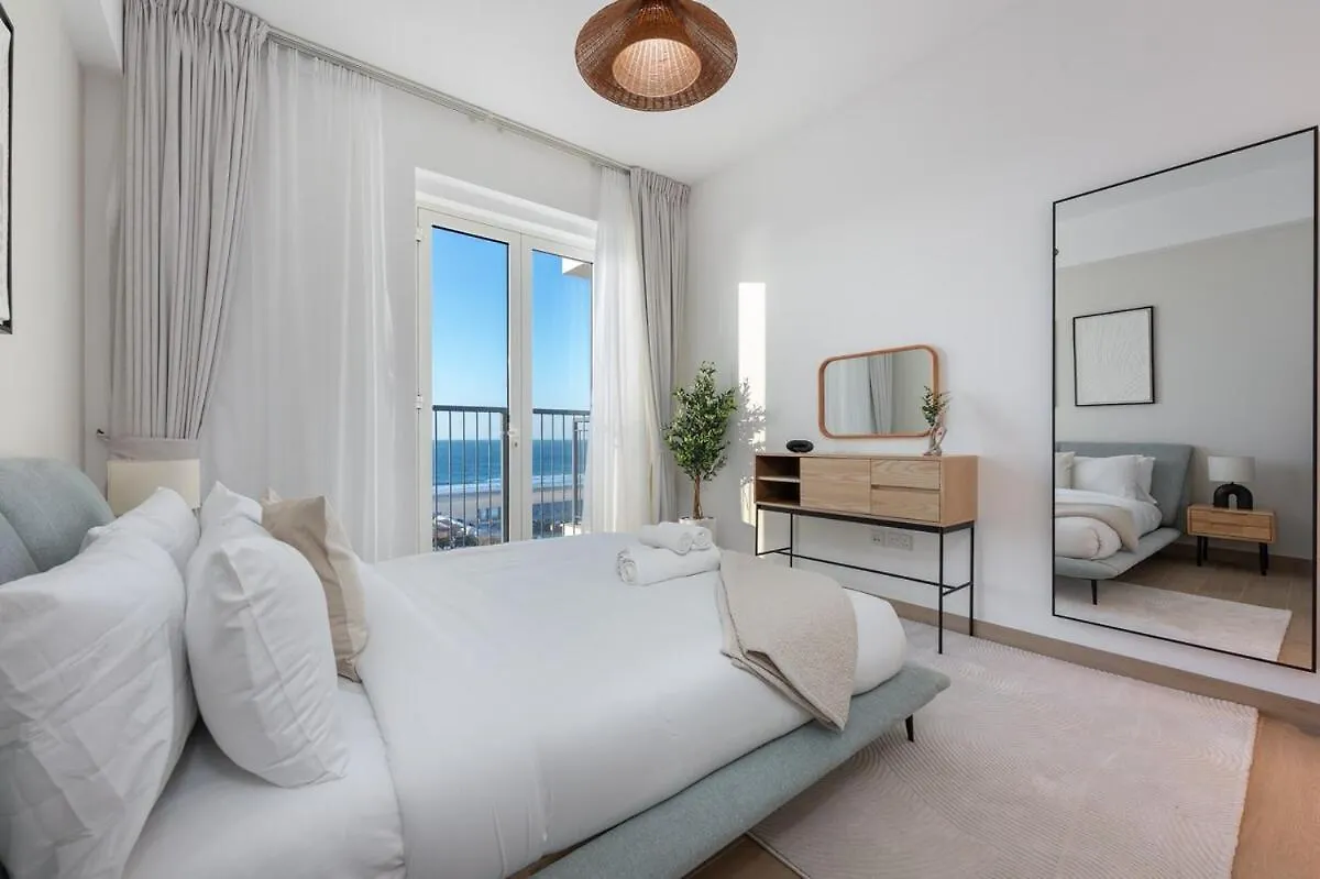 Gorgeous 1-Bedroom Apartment With Beach Access In Port De La Mer Dubai