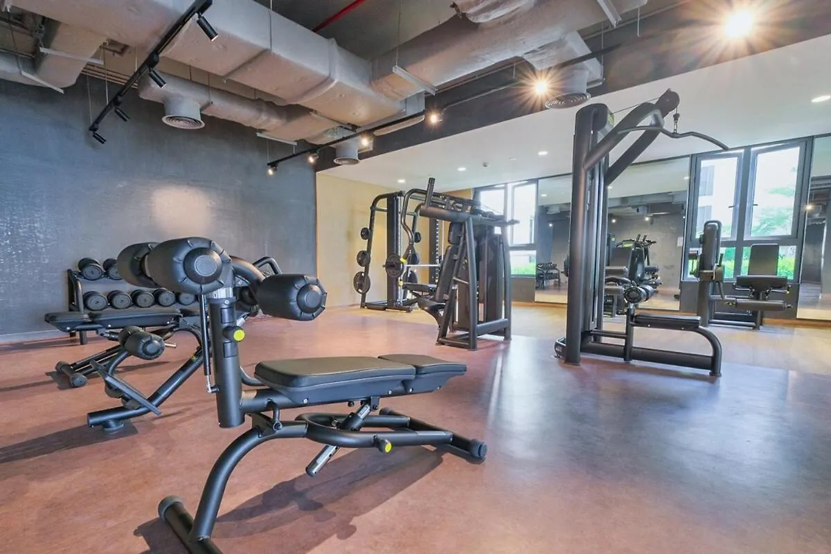 Gorgeous 1-Bedroom Apartment With Beach Access In Port De La Mer Dubai